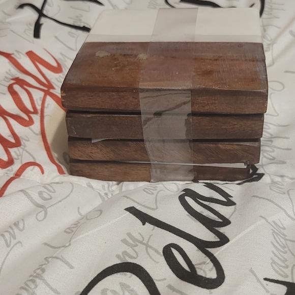 Thirtystone Set of 4 Marble & Acacia Wood Coasters - Picture 5 of 5